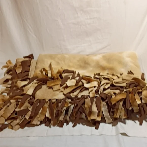 Cozy Tan and Brown Fleece Throw Blanket - Picture 5 of 5